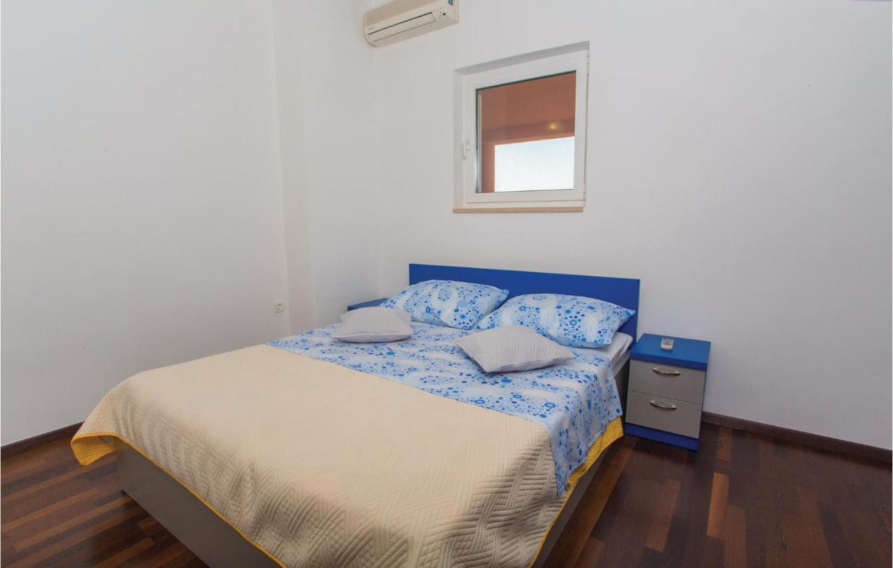 Amazing Apartment In Makarska With Wifi Buitenkant foto