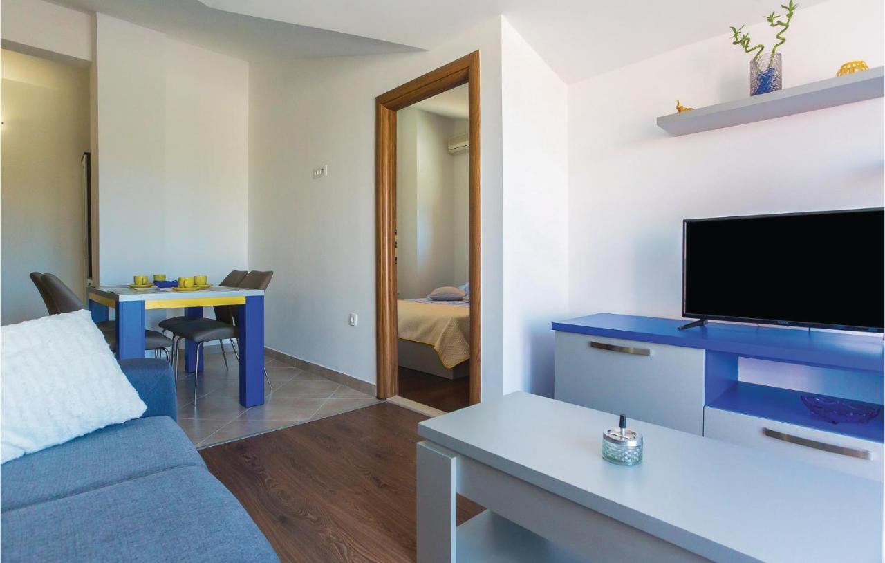 Amazing Apartment In Makarska With Wifi Buitenkant foto