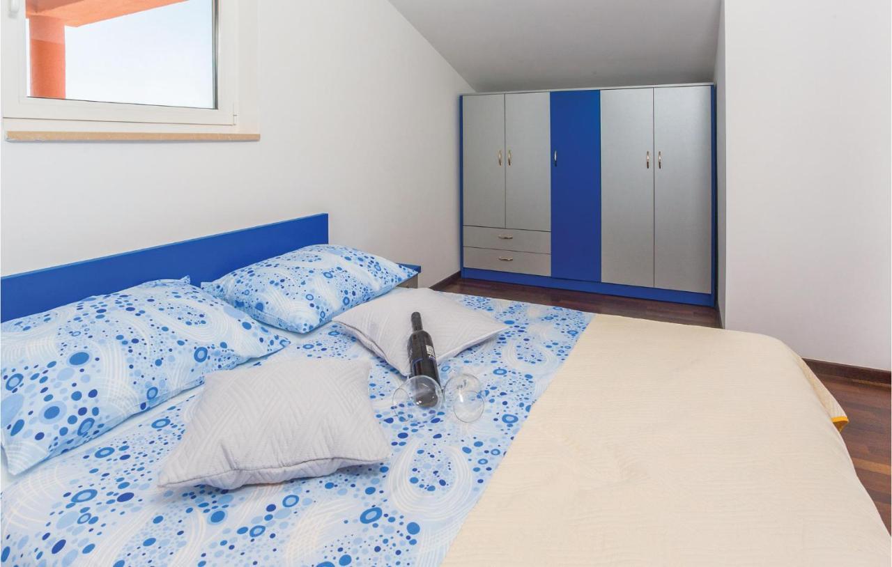 Amazing Apartment In Makarska With Wifi Buitenkant foto